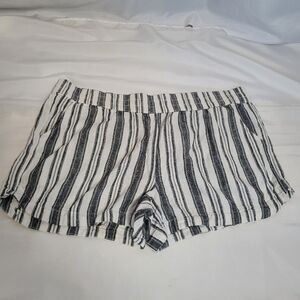 Maurices Women's Linen Blend Beachy Resortwear Striped Shorts Size XL